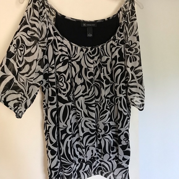 Macy’s INC cold shoulder top - Picture 1 of 4